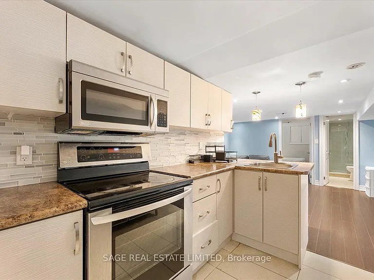 207 Cedarvale Ave #LOWER — Photo 7