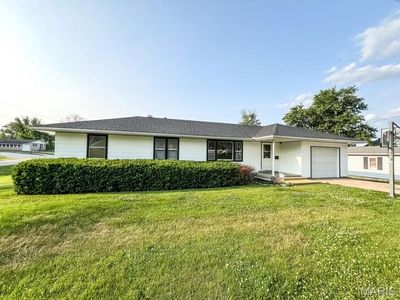 318 W Hickory St, Paris, MO, 65275