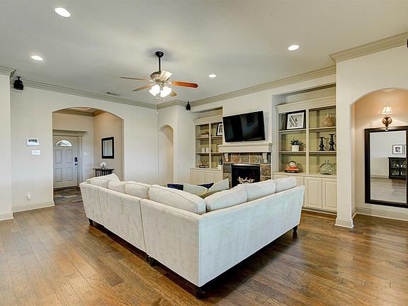 4th image of 326 Spyglass Dr