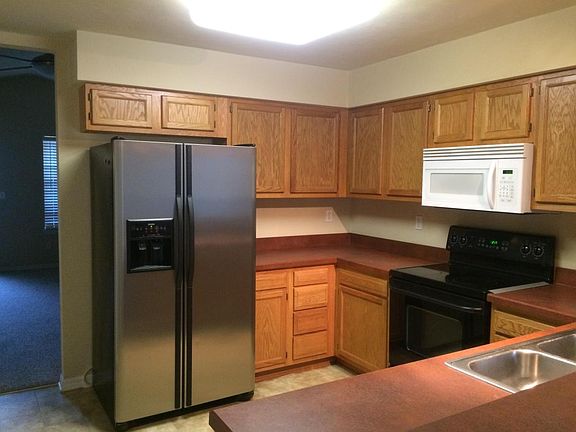 3rd image of 3824 NW 27th St