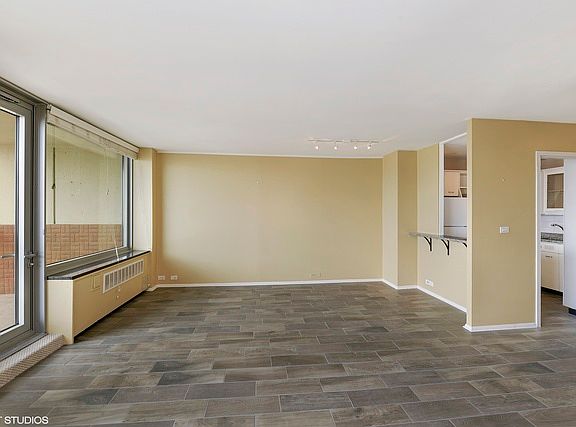 4th image of 1255 N Sandburg Ter Unit 2808E