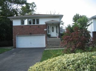 143 Powerhouse Rd, Roslyn Heights, NY 11577