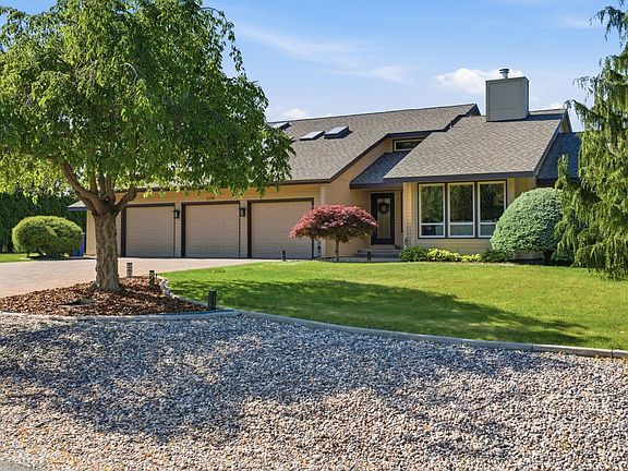 3rd image of 1119 Saddle Way