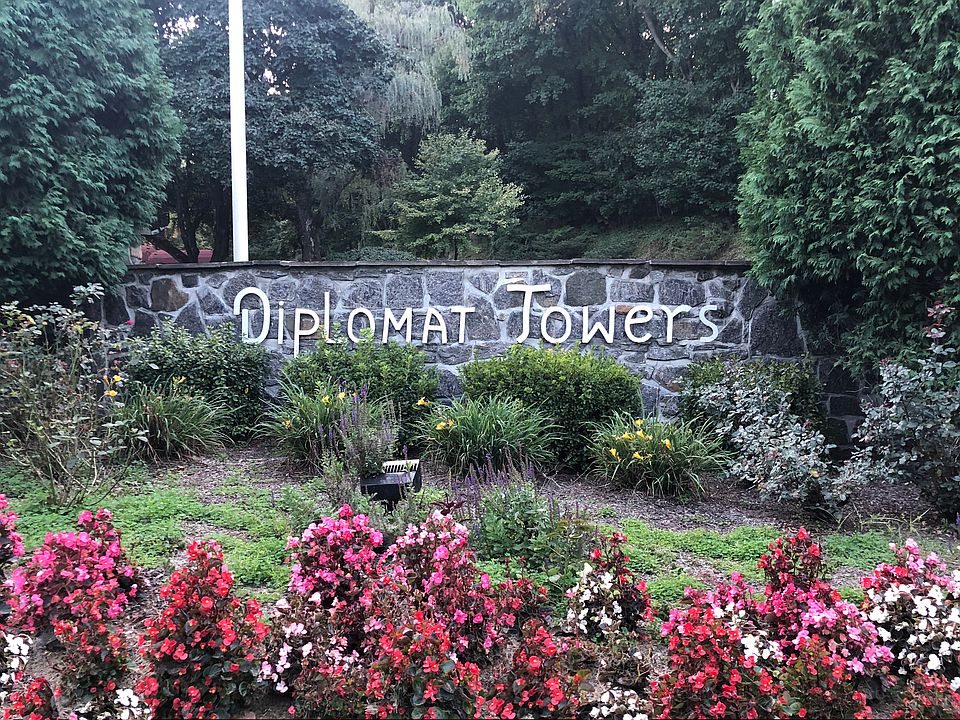 1st image of 100 Diplomat Dr APT 3G