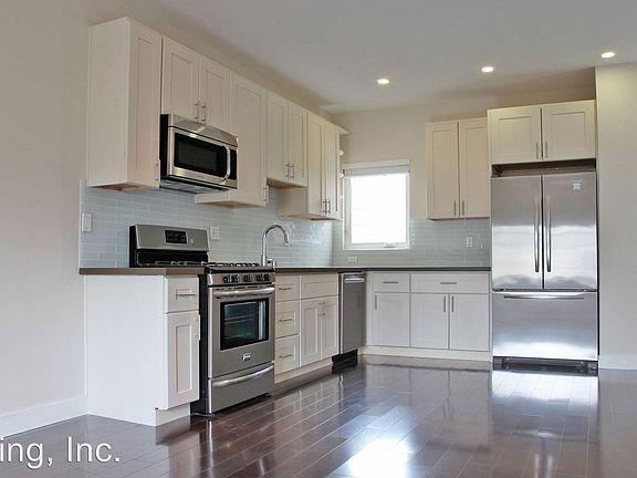 2nd image of 1140 Sanchez St APT 04