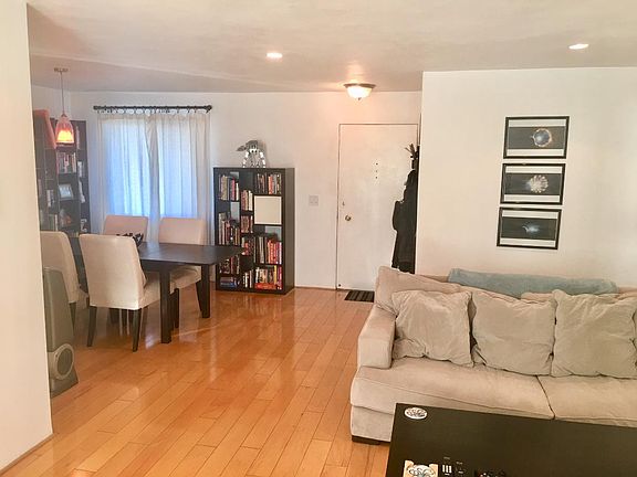 3rd image of 5000 S Centinela Ave APT 302