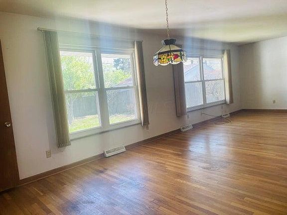 4th image of 1140 Pierce Ave