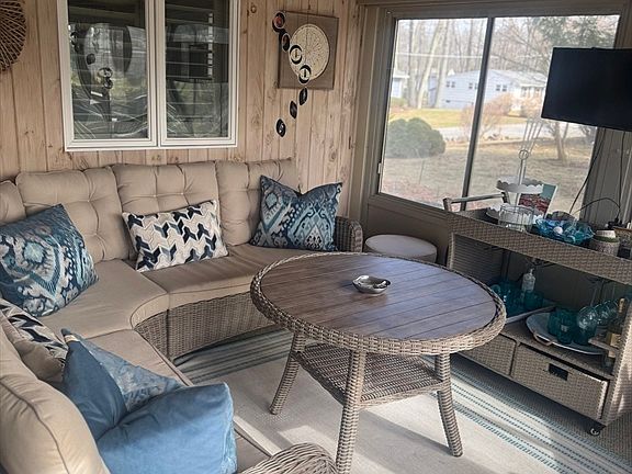 4th image of 77 Beechwood Rd