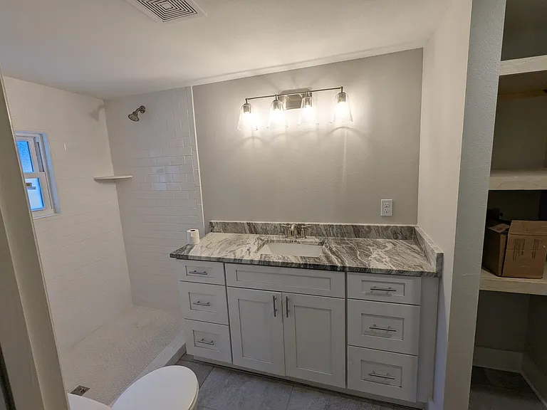 170 W Cherokee St — Photo 15