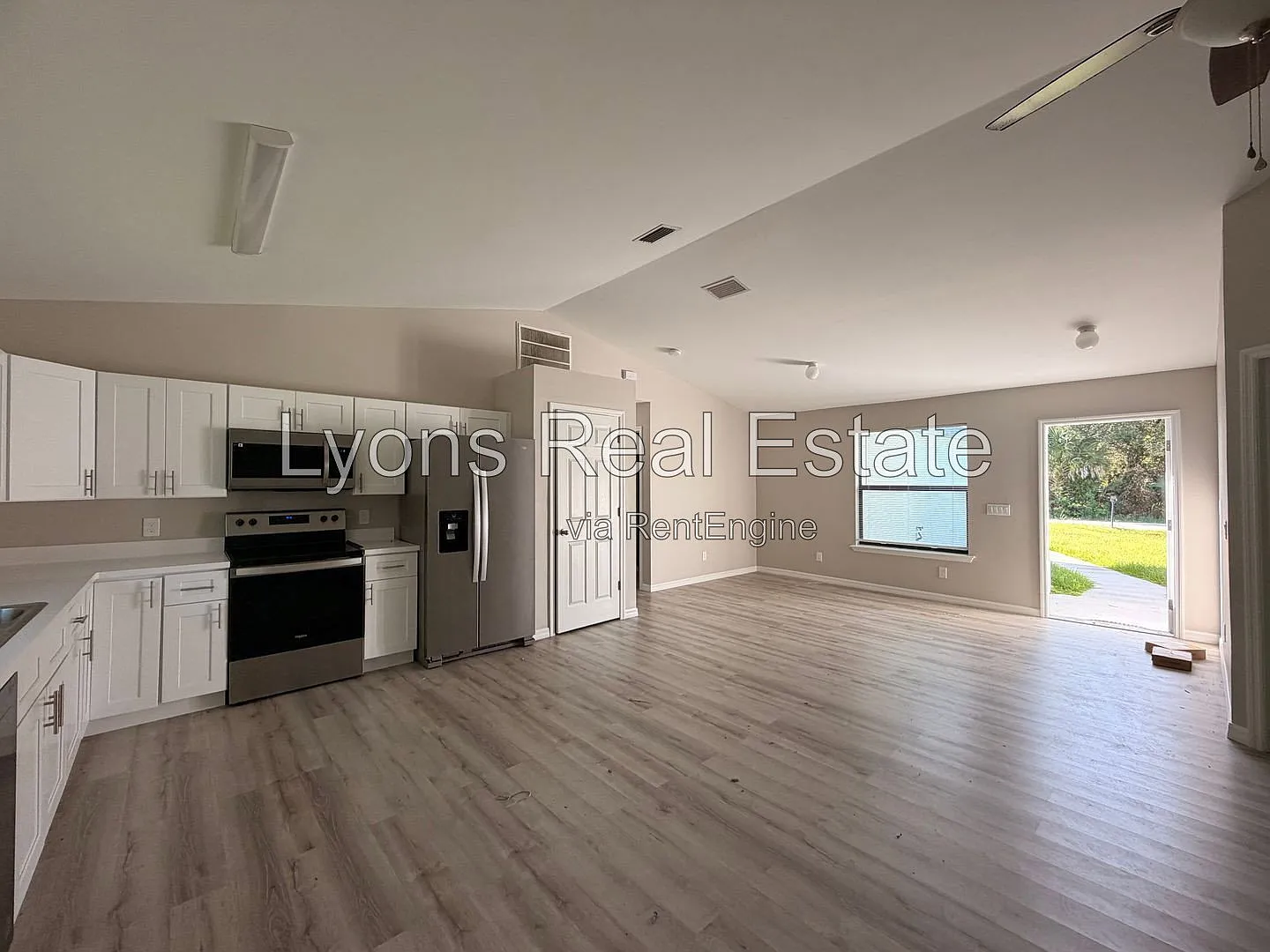 4 bed, 2.0 bath, 1577 sqft, $1,975 — Photo 3