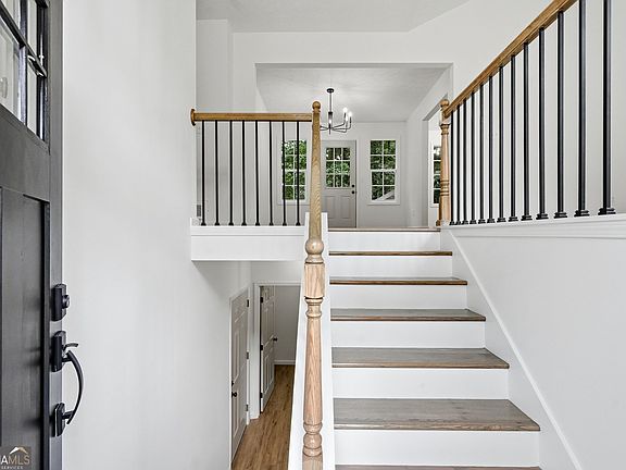 5th image of 195 Ashbury Ct