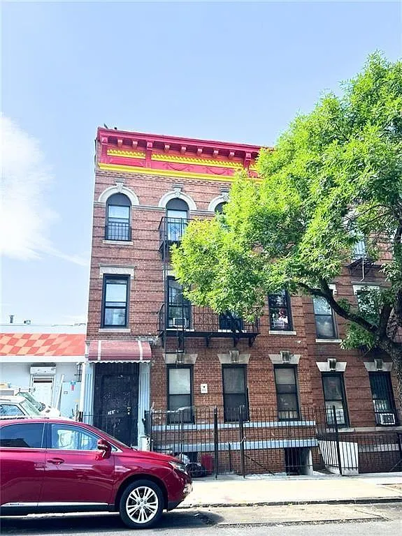 368 61st St photo 1
