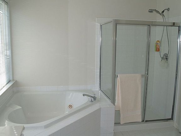 4th image of 9355 Deer Glen Ct