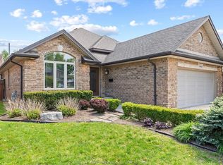 944 Thompson Blvd, Windsor, ON N8S 2G8