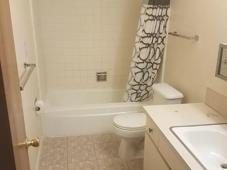 800 Sycamore St — Photo 5