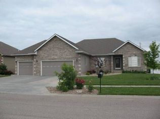 525 S Estates Dr, Salina, KS 67401