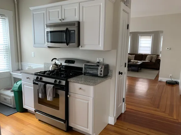 21 Hillside Ave Floor 1, Providence, RI 02906