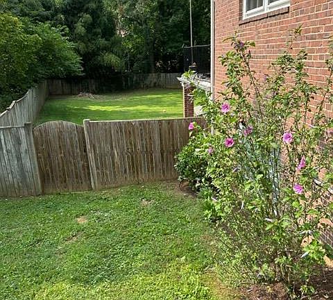 5th image of 4909 Elsmere Ave