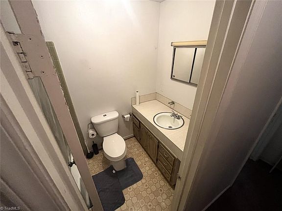 5th image of 604 E Horah St