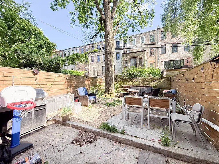 162 Halsey St #1 — Photo 14