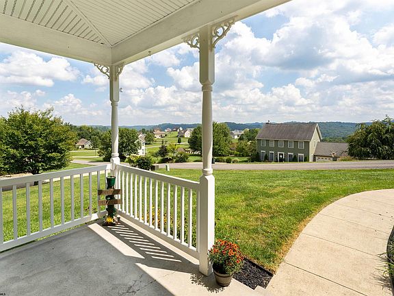 5th image of 47 Samantha Dr