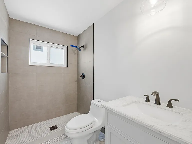 2120 NE 62nd Ct — Photo 22