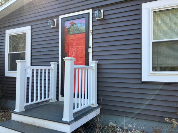 5 Jefferson Avenue, Rochester, NH 03867