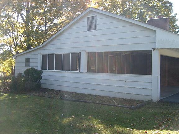 2nd image of 5016 Stoneybrook Dr