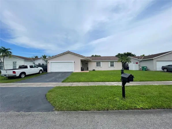 25927 SW 132nd Ct, Homestead, FL 33032