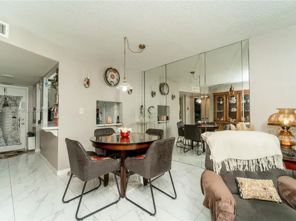 2811 N Pine Island Rd APT 102, Sunrise, FL 33322
