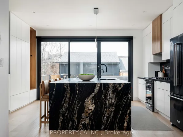 268 Euclid Ave, Toronto, ON M6J 2K2