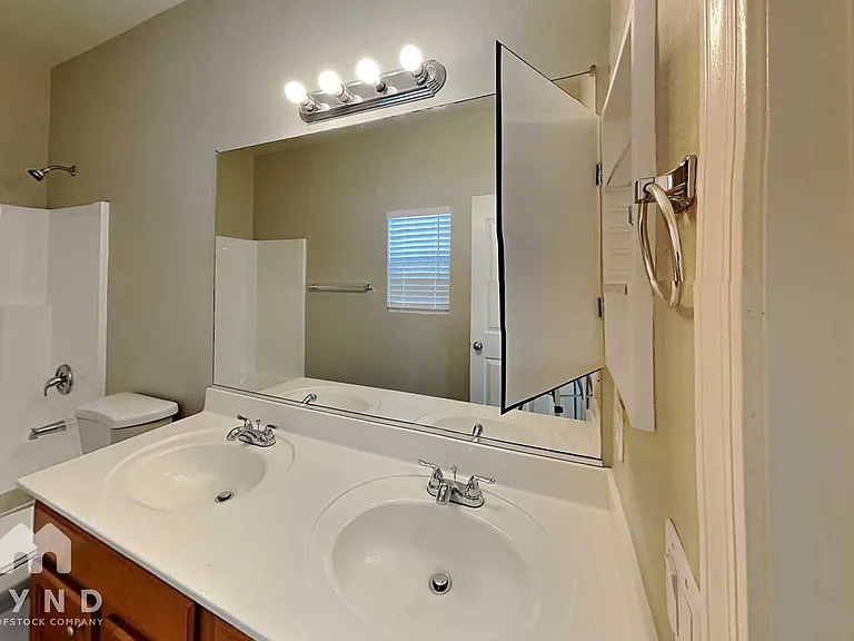 15219 W Shaw Butte Dr — Photo 9