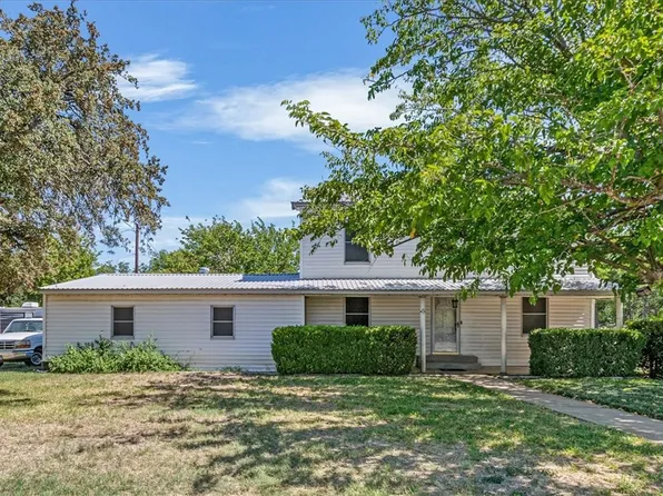 608 Johnson Dr, Mc Gregor, TX 76657