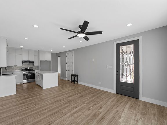 4th image of 1510 S Lindsay St