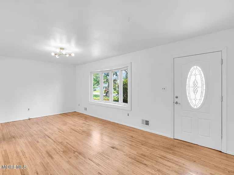 809 Commonwealth Blvd — Photo 10