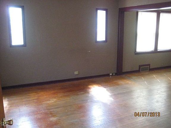 5th image of 4538 Dubois Ave
