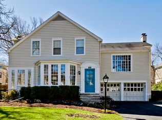 531 E Scranton Ave, Lake Bluff, IL 60044