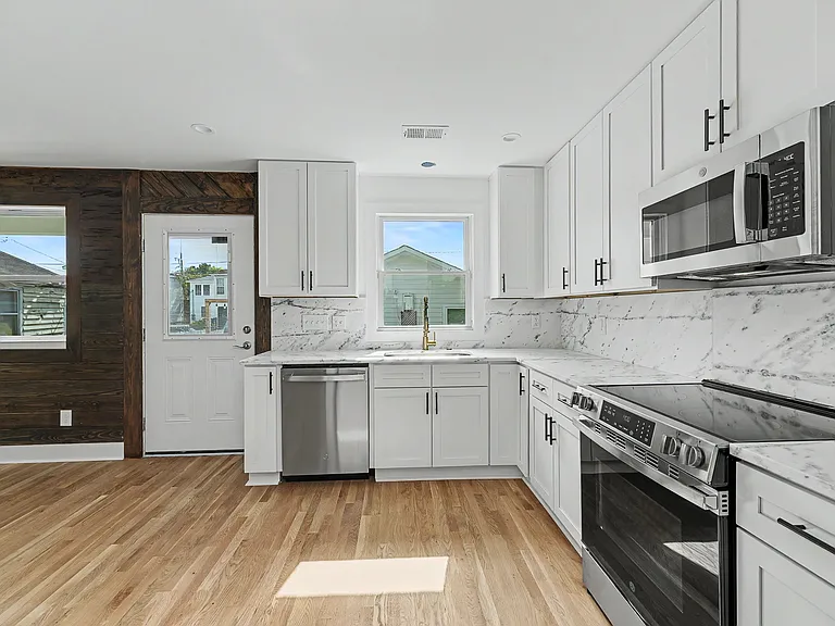 30 F St #C — Photo 6