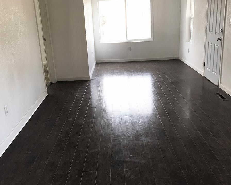 2nd image of 3212 W Custer Pl