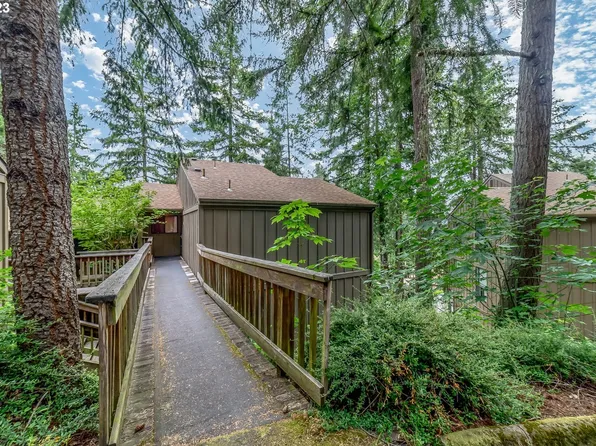 156 Treehill Loop, Eugene, OR 97405