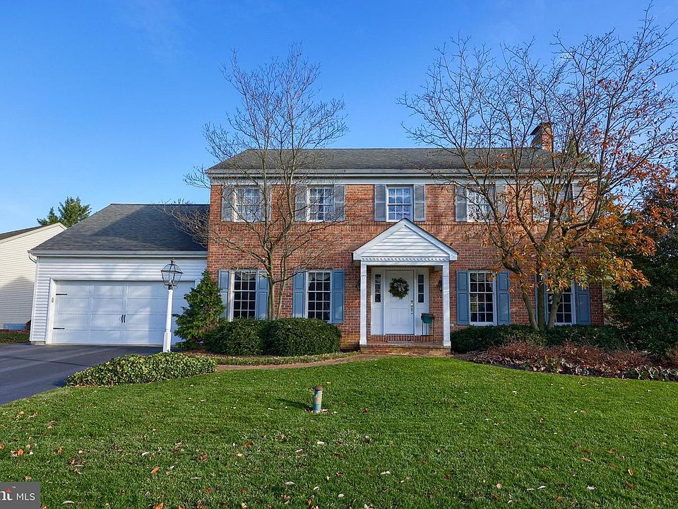 1st image of 16 Horseshoe Dr