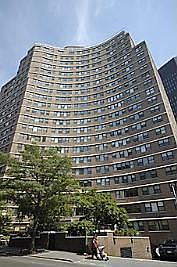 5th image of 225 E 36th St APT 3A