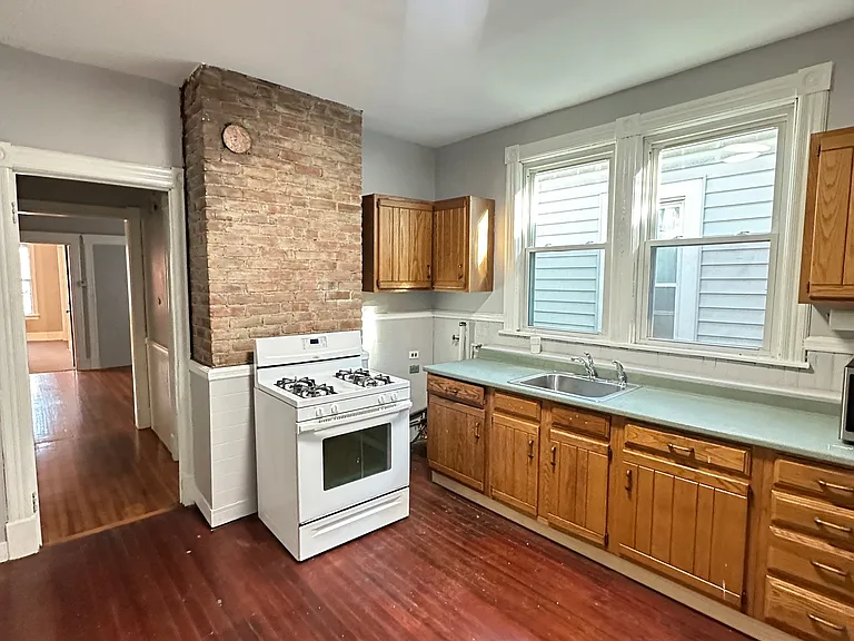 830 Madison Ave #2 — Photo 11