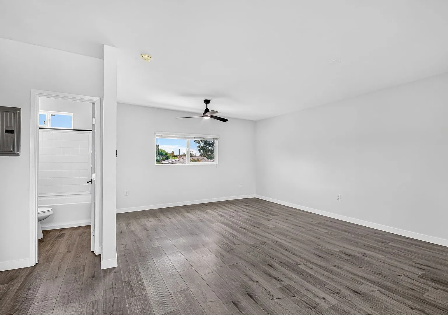 15301 Prairie Avenue — Photo 4