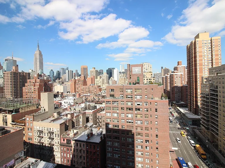401 2nd Ave #17B — Photo 3