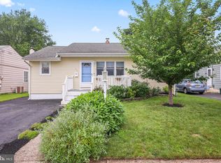 209 Clamer Rd, Ewing, NJ 08628