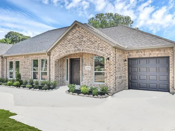 5025 Mallow St #A, Houston, TX 77033