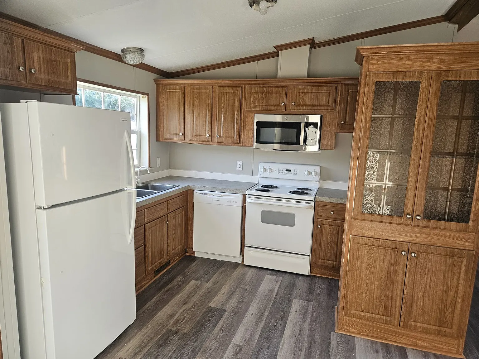 3 bed, 960 sqft, $1,500 — Photo 4
