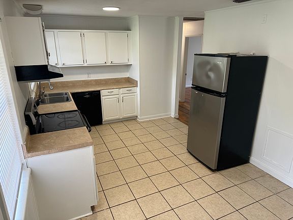 2nd image of 236 Leslie Hwy
