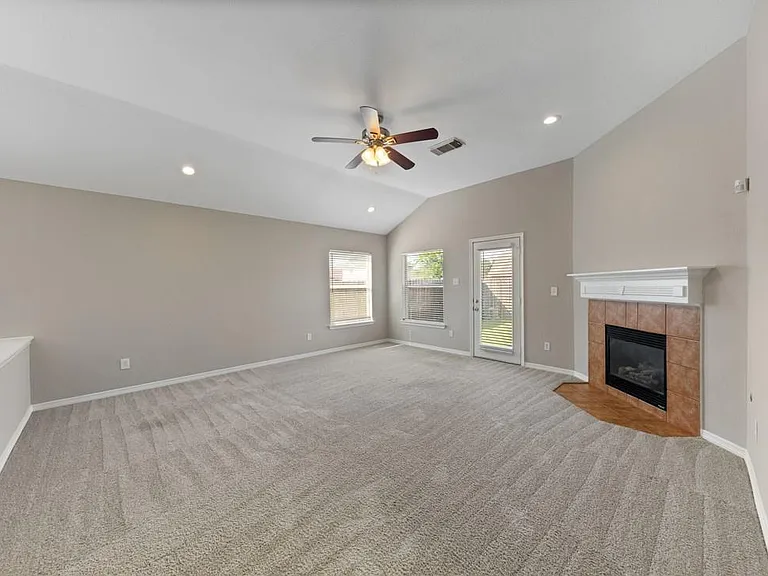 1014 Cavern Brook Ln — Photo 16